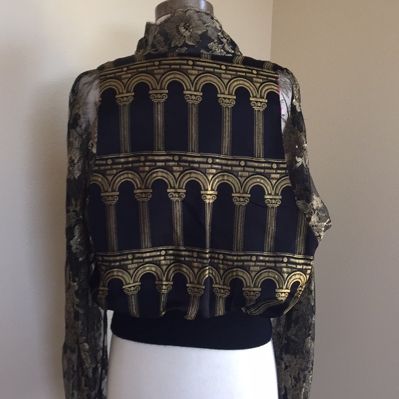 Gianni Versace lace coat. - Picture 6 of 9